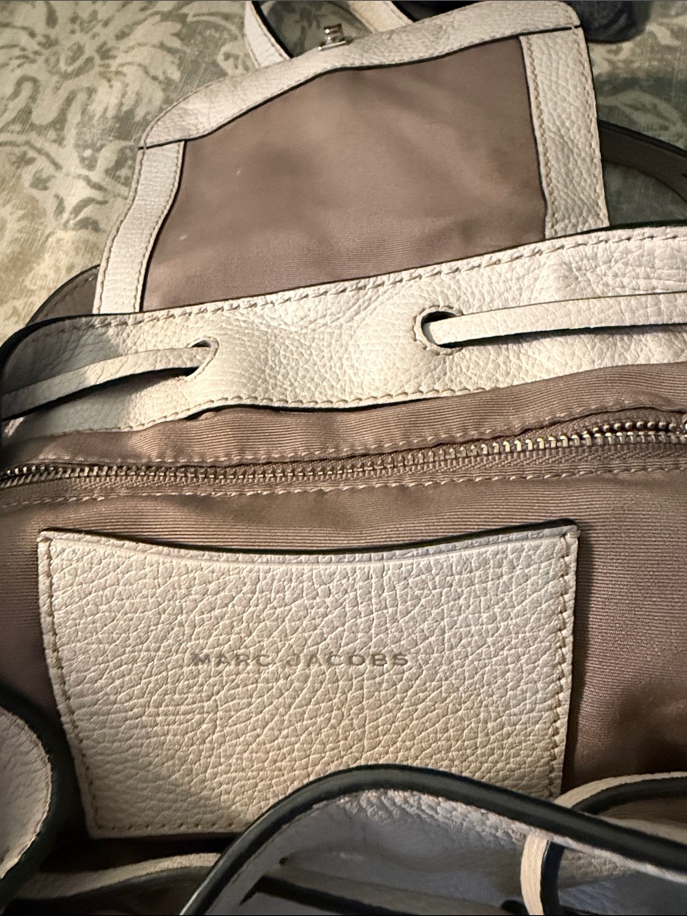 Marc Jacobs Cream Pebbled Leather Drawstring Backpack - Picture 4 of 4